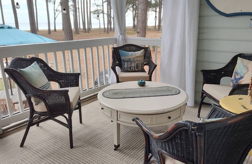 Melrose on the Beach House | JonBie Maisons Daufuskie Sea Witch. Golf cart included with booking.
