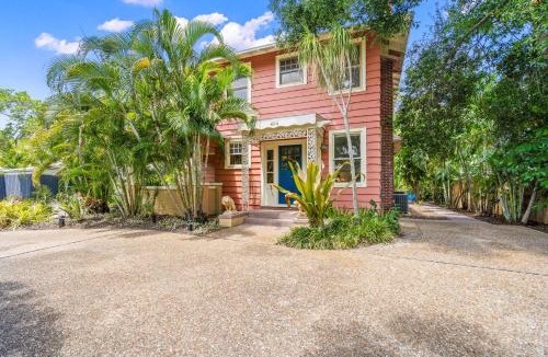 Downtown House | Julia Place