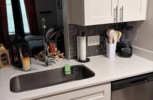 Cumberland Apartment | Just 6 mins from Braves Stadium , 8 miles from Benz Stadium & State Farm Arena