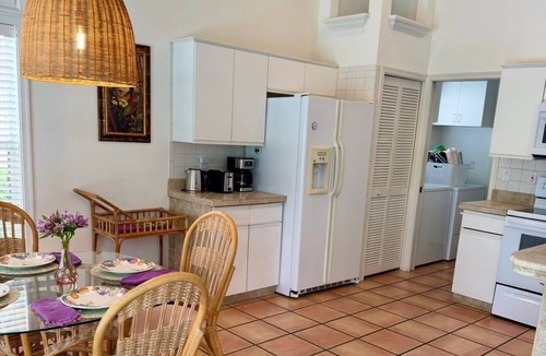 Crown Pointe House | “Just One Look!” East NAPLES family home w/pool. 5 miles to Naples beaches!