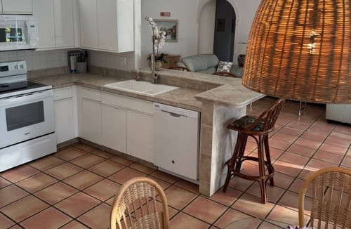 Crown Pointe House | “Just One Look!” East NAPLES family home w/pool. 5 miles to Naples beaches!