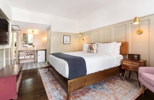 Wilmington Historic District Hotel | Just What You Were Looking For! Pets Allowed, Close to City Stage Theatre