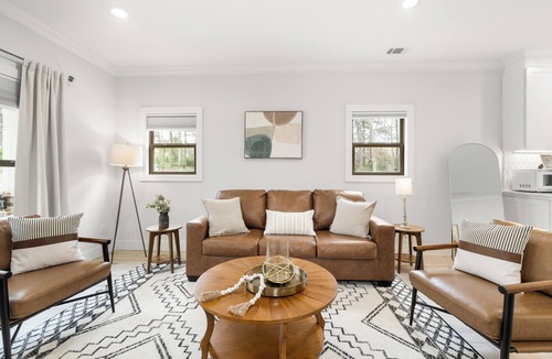 Town Center House | Kennesaw Charm- Near KSU +LakePoint & PetFriendly!