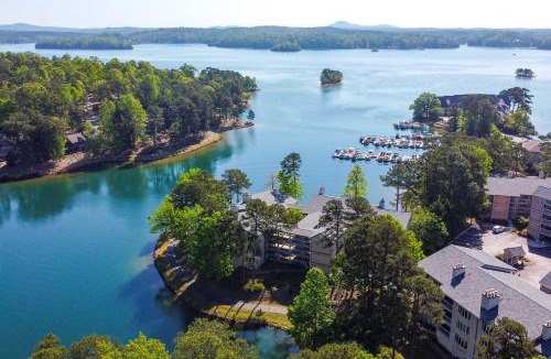 Salem House | Keowee Key Condo w/Lake Access & Community Pools!