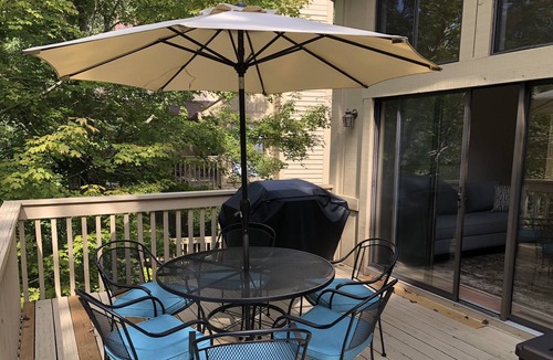 Salem House | Keowee Key Townhome #2 With a View and Amenities on Golf Course