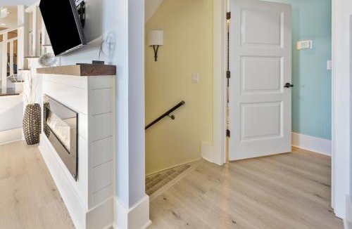 Seneca Apartment | Keowee Oar House Hot Tub Pet Friendly Kayaks