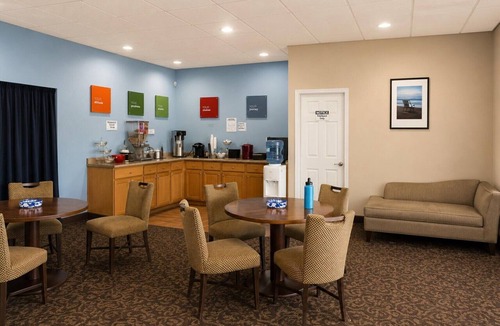 Marston Apartment | King Bed | Smoking |Marston MO