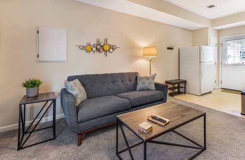 Dixon Park Apartment | King Bed + Walking Distance to Forsyth Park by Lucky Savannah