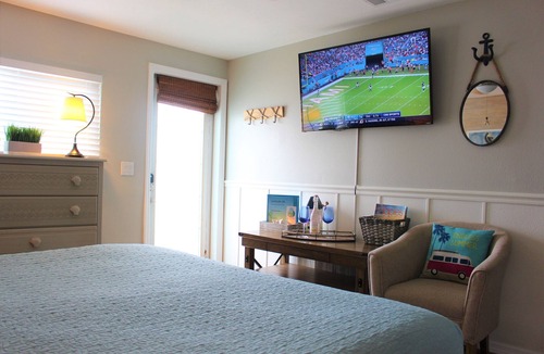 Bonita Springs Hotel | King Studio with Private Deck in Bonita Springs