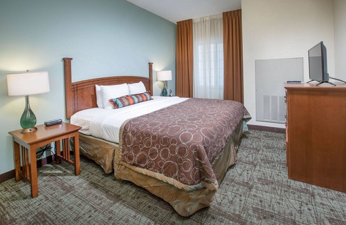 National Hills Condo | King Suite Near Bush Field Airport | Free Daily Breakfast + Fitness Center