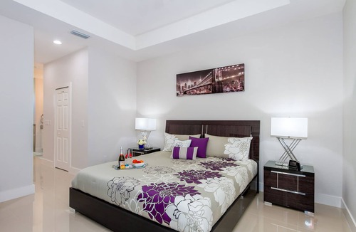 Trafalgar House | Kismet - Brand New, Modern Waterfront Home