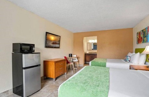 Historic Downtown Kissimmee Hotel | Kissimmee Ideal Room with 2 DBL Beds & Fitness Center
