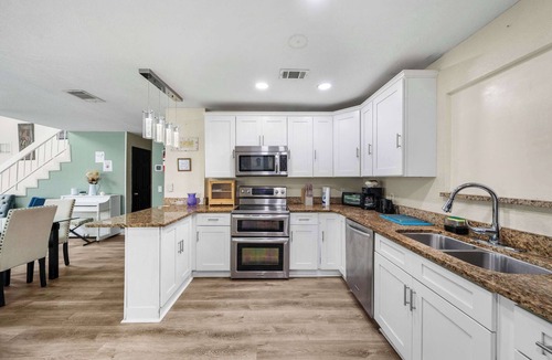 Kissimmee House | Kissimmee Lakeview Villa with Private Pool