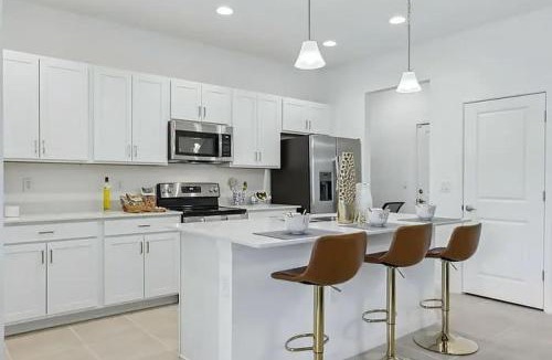 Kissimmee House | Kissimmee Retreat 4BR House Sleeps 8