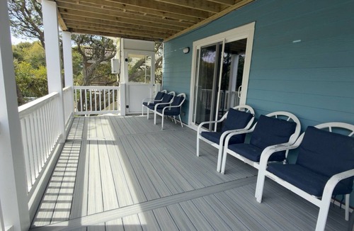 Emerald Isle House | Kokomoe: Cozy Beach Retreat with Pool, Golf Cart & Pet-Friendly Perks!