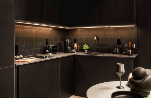Wartburg Ski Chalet | La Notte Modern Black Chalet