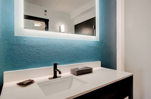 Columbia Hotel | La Quinta Inn by Wyndham Columbia SE/Fort Jackson