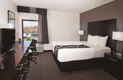 Charleston Hotel | La Quinta Inn & Suites by Wyndham Charleston Riverview
