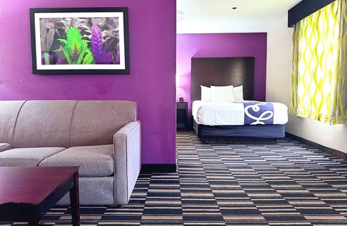 Florida Center Hotel | La Quinta Inn & Suites by Wyndham Orlando Universal area