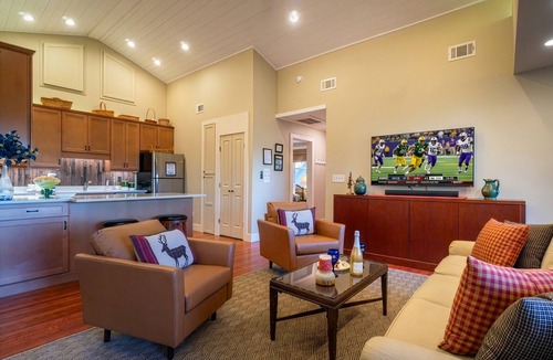 Clarkesville House | Lake Burton cottage with hot tub, lake views, and 3 bedrooms.