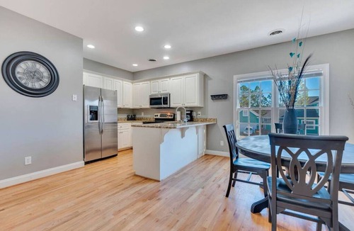 Lake Carolina Condo | Lake Carolina Harborside Executive Condo 3BD 2.5BA