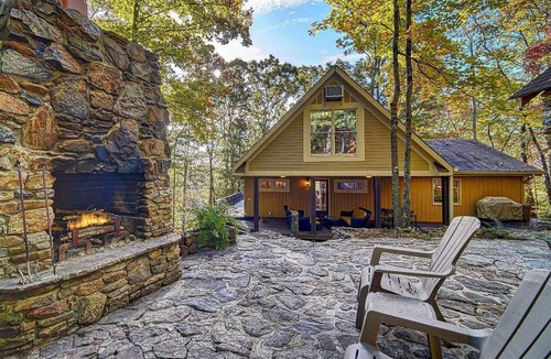 Hayesville Ski Chalet | Lake Chatuge Mountain home with beautiful lake and mountain views.