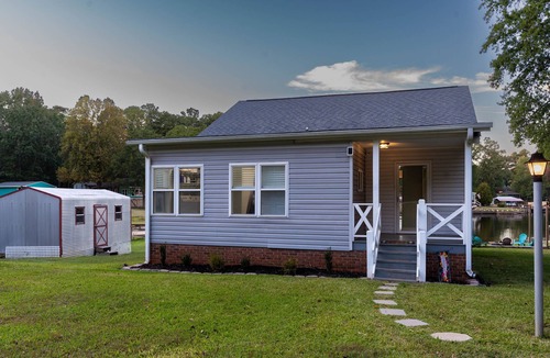 Ninety Six Cottage | LAKE ESCAPE ON GREENWOOD