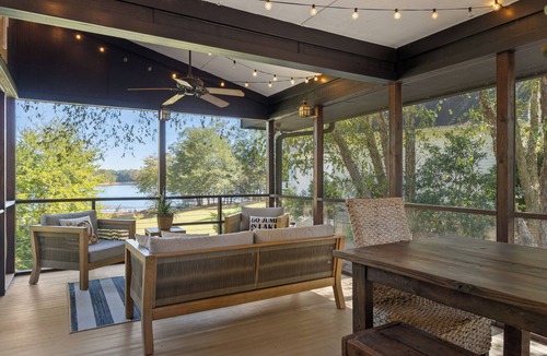 Seneca House | Lake front house near Clemson University