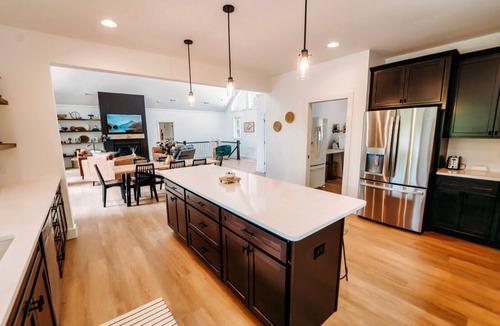 Jacksboro House | LAKE FRONT - No Steps to Lake, Quiet Cove, Big Creek -Seasonal Water
