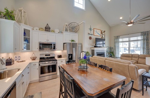 Greenwood Cottage | Lake Greenwood Getaway w/On-Site Boat Ramp!