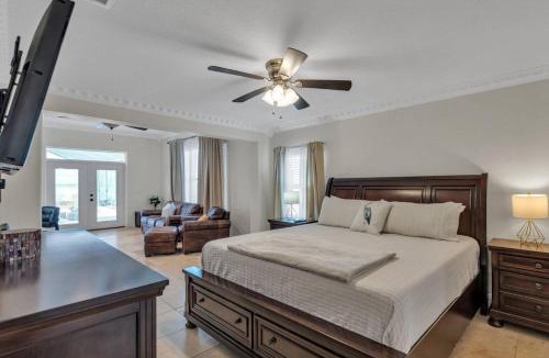 Lake Hamilton House | Lake Hamilton VI ~ Pool and Backyard Oasis