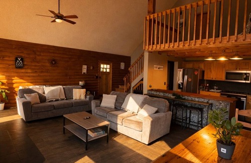 Anderson Cabin | Lake Hartwell Cabin, Sleeps 12+, Near Clemson