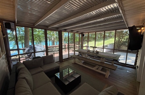 Townville House | Lake Hartwell, Deep Water, 20min from Clemson, Two Story Dock, Fire Pit