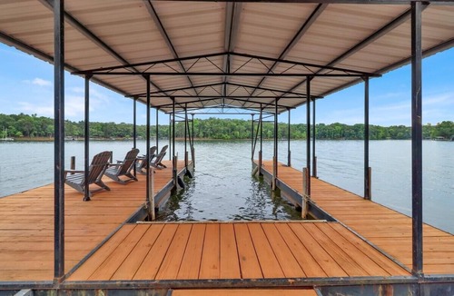 Reed Creek House | Lake Hartwell | Dock + Porch | Sleeps 9