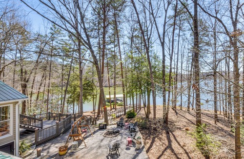 Westminster House | Lake Hartwell Haven w/Boat Dock in Westminster!