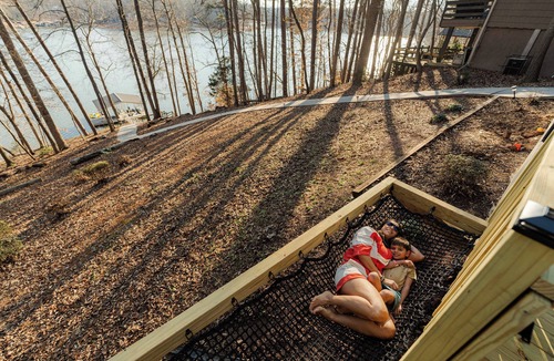 Gumlog House | Lake Hartwell- Hot Tub -Game Rm -Outdoor Movies-Deep Water Double slip dock