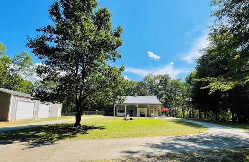 Westminster House | Lake Hartwell House-Dog Friendly-Hot Tub-Private Dock-Optional Pontoon Rental