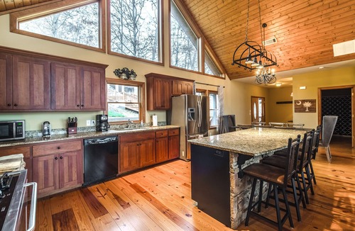 Westminster House | Lake Hartwell Mountain Home with Stunning Views and Deep Water Private Dock