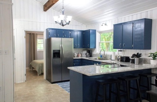 Martin House | Lake Hartwell NEW HOT TUB Paddle boards kayaks, 30 mins to blue ridge mountains!
