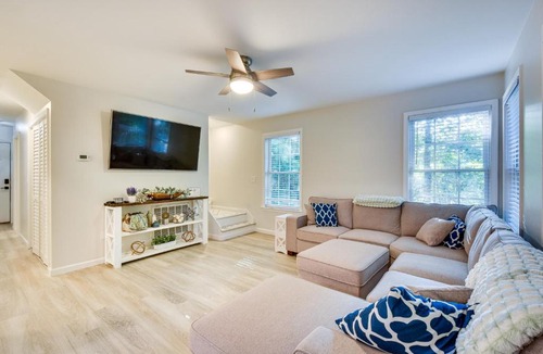 Seneca House | Lake Hartwell Retreat w/2-Tier Dock & Boat Slip!