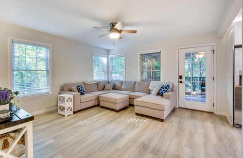 Seneca House | Lake Hartwell Retreat w/2-Tier Dock & Boat Slip!