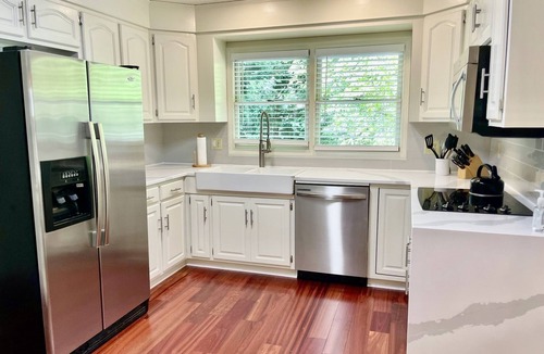 Townville House | Lake Hartwell, SC - 3BR, Sleeps 8, Lake Front, Hot Tub, Game Room!