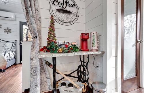 Salem House | Lake Jocassee sunflower tree house