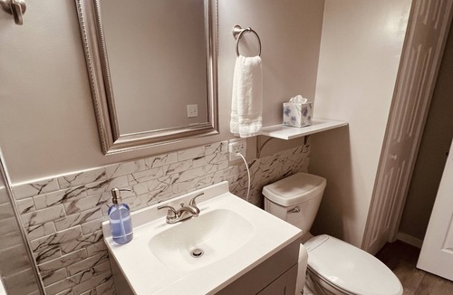 Salem Condo | Lake Keowee condo near Clemson, hiking, golf, boating