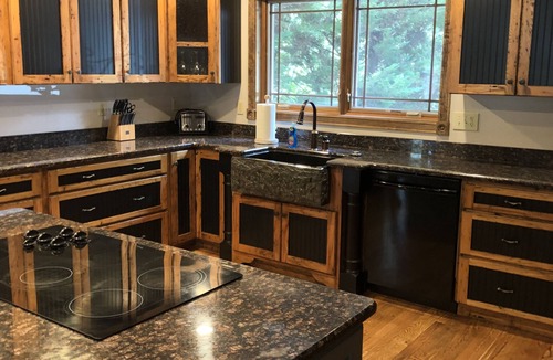 Six Mile House | Lake Keowee water front! Close to Clemson. Enjoy the patio area and firepit