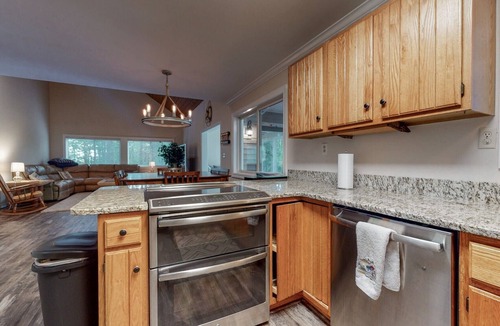 Estill Springs House | Lake Life 4 Bedroom, 3 Bath, Sleeps 12.