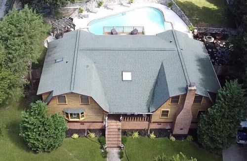 Chapin House | Lake living in a relaxed family and pet-friendly home
