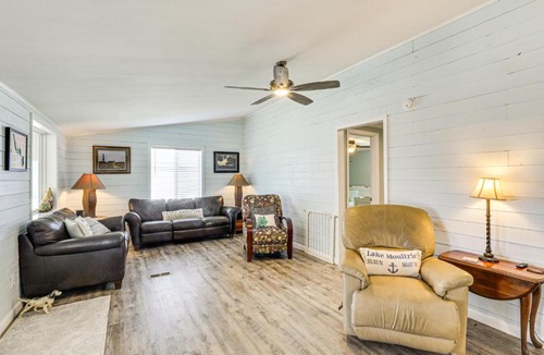 Moncks Corner House | Lake Moultrie Access: Moncks Corner Home w/Dock