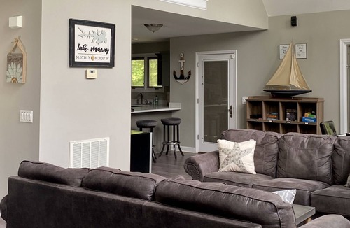 Leesville Ski Chalet | Lake Murray Gem- 3 Bedroom Chalet with dock + deck