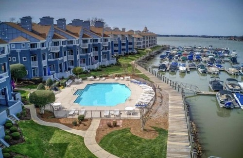 Cornelius Condo | Lake Norman waterfront 2 bedroom, 2 bathroom condo - centrally located
